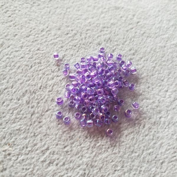 Mostacillas de tipo calibradas morado claro