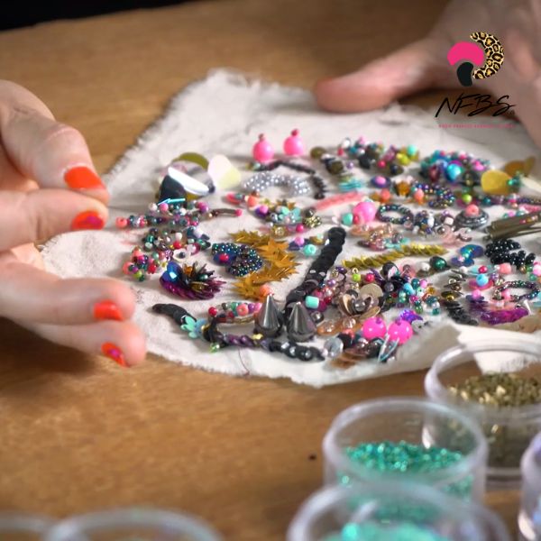 Bordado hecho con abalorios