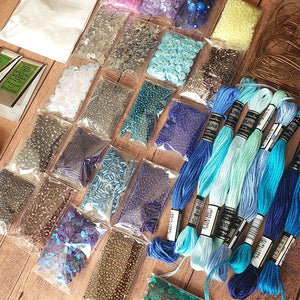 Kit de materiales para bordar con hilos, pedrería, mostacillas, lentejuelas y alambre francés de color azul